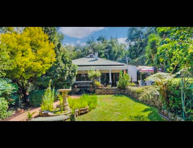 3 BEDROOM HOUSE FOR SALE IN BEZUIDENHOUT VALLEY